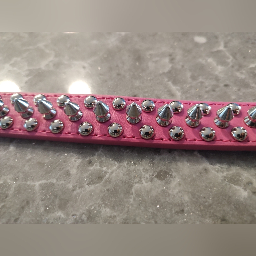 Small Spiked Pink Dog Collar See pictures for size